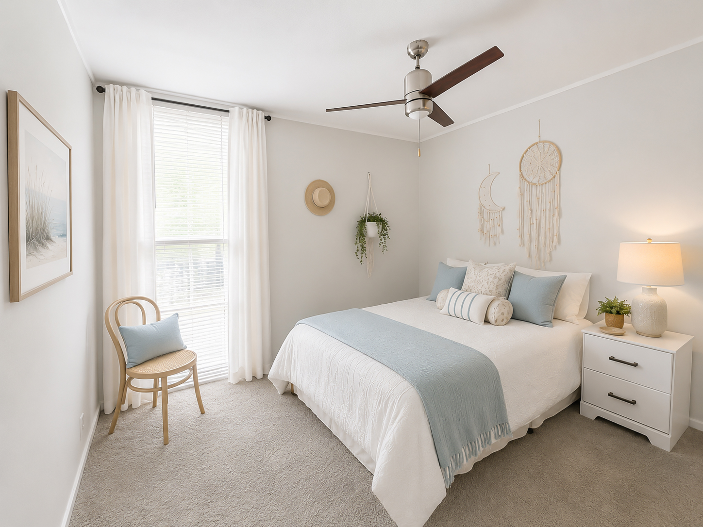 Lakeside Bedroom4